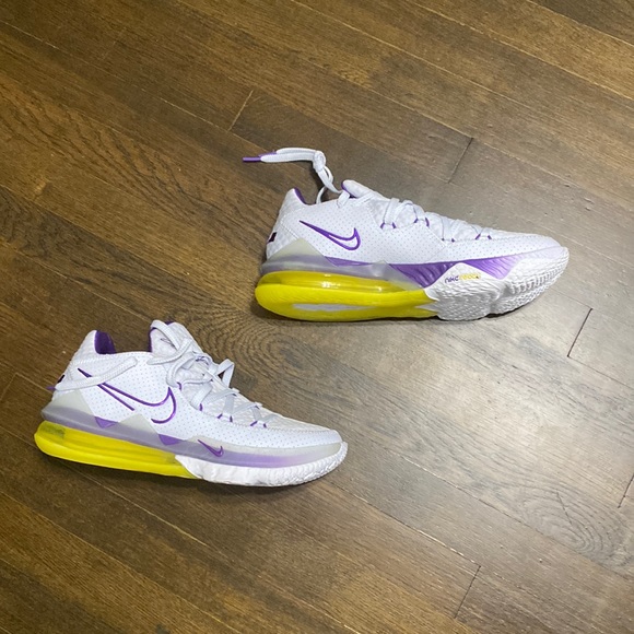 Nike Lebron 17 low “Lakers home” - Picture 1 of 5